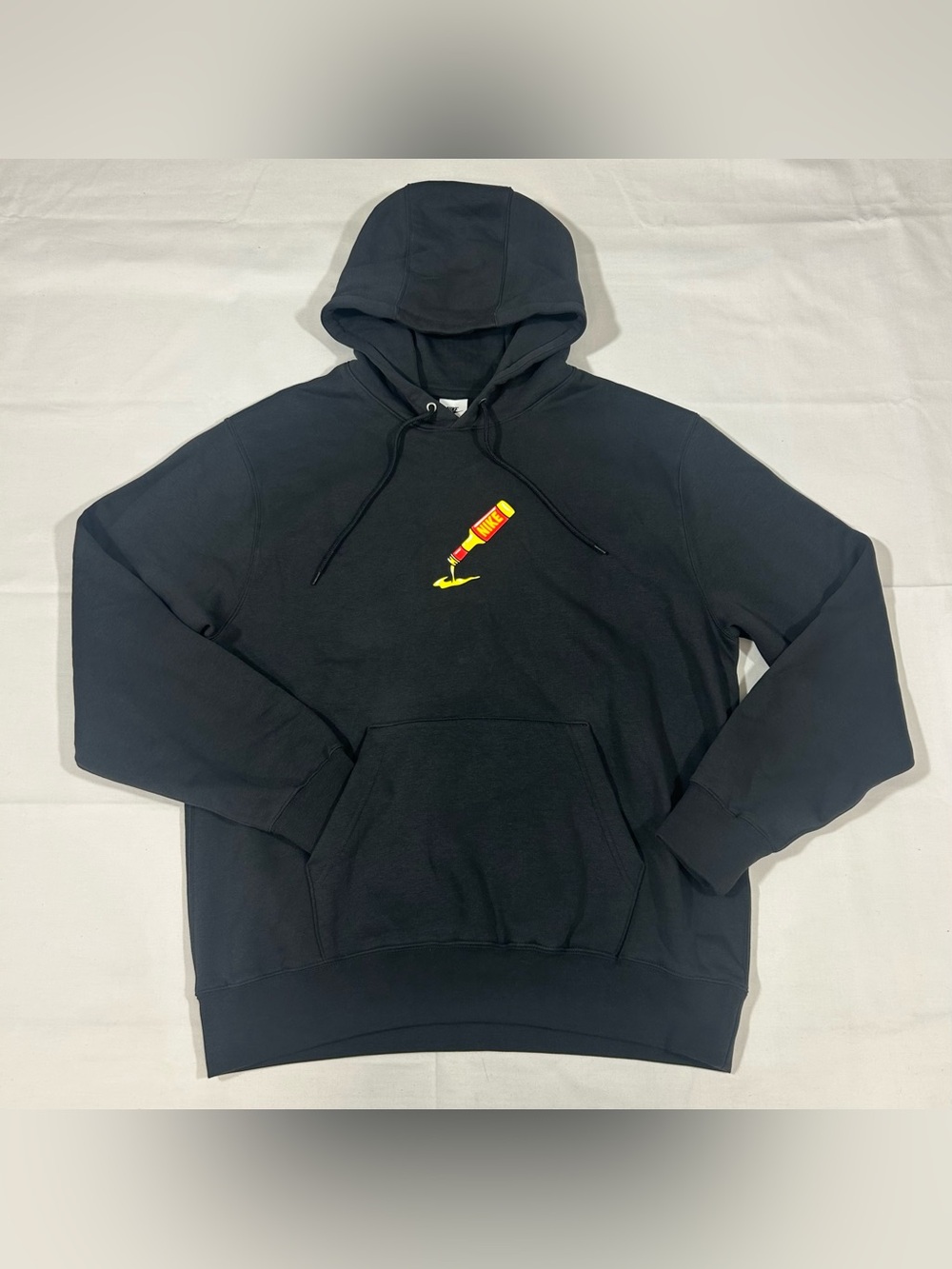 NWT Nike NSW Sportswear Club Men’s L Fleece Hoodie Sweet Heat Sauce Soft Black